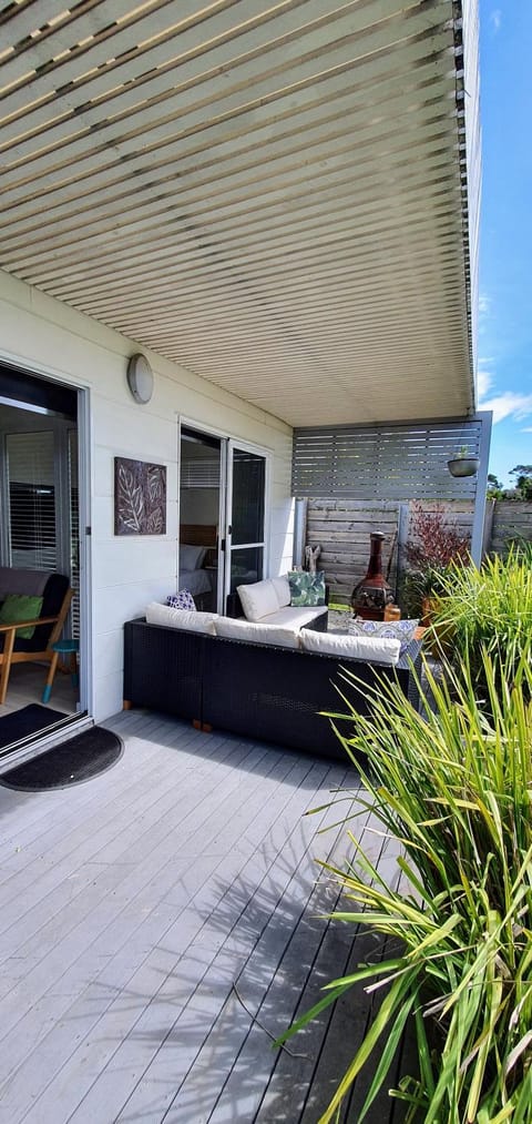 Goat Island Bungalow House in Ulverstone