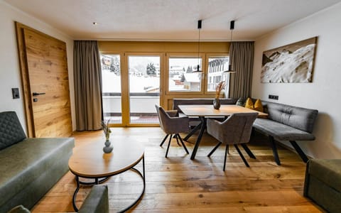 Living room, Seating area, Dining area