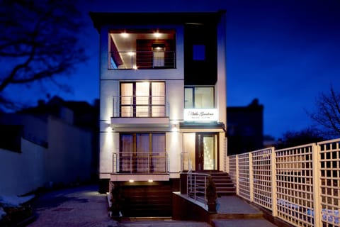 Facade/entrance, Night