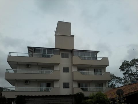 Property building, Balcony/Terrace, Street view, Family