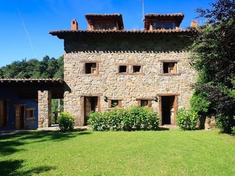 La Yosa de Arguebanes House in Cantabria