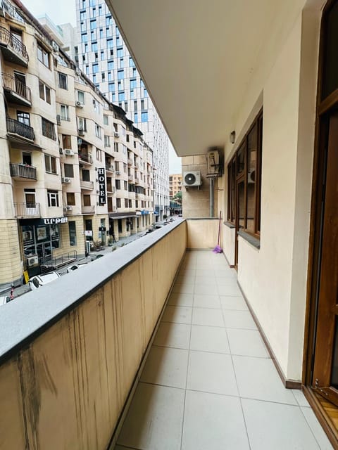 Day, Neighbourhood, View (from property/room), Balcony/Terrace, City view, Street view