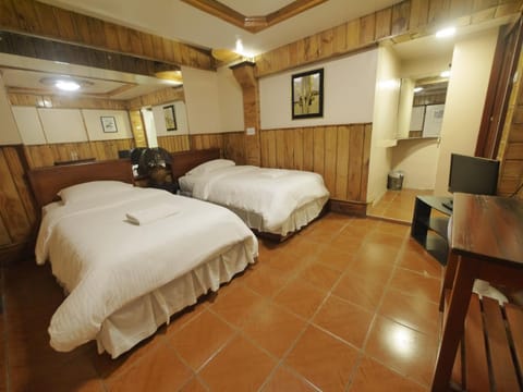 Mountain Lodge and Restaurant Hotel in Baguio