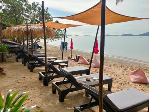 The Beach Cafe Chambre d’hôte in Koh Chang Tai