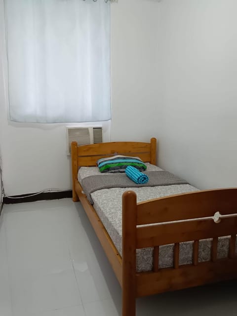Three-Bedroom Holiday Home - 4th Floor Stairs Only Condo in Lapu-Lapu City