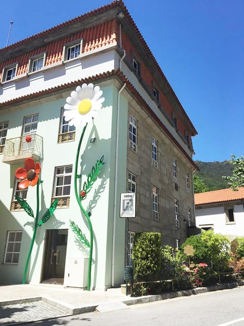 Facade/entrance, Spring, Day, Garden view, Street view