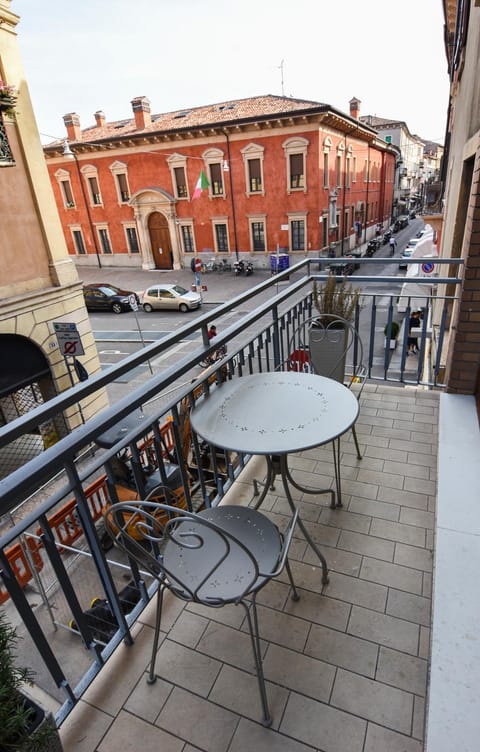 Neighbourhood, Balcony/Terrace, City view, Landmark view, Street view