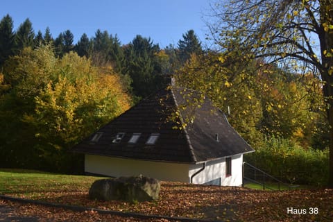 Facade/entrance, Garden, Autumn