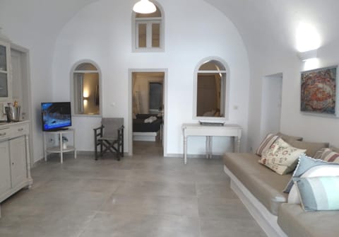 Yposkafo Suites - Villa - Santorini House in Thera