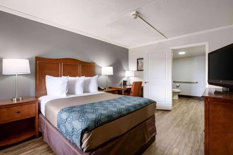 Travelodge by Wyndham Canton-Livonia Area, MI Hotel in Canton