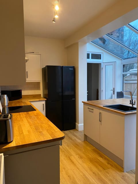 Kitchen or kitchenette, Seating area