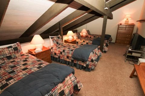 Discovery 4 #160, Loft Maison in Mammoth Lakes