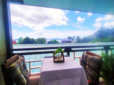 Hwan Dynasty Suite Inn in El Nido