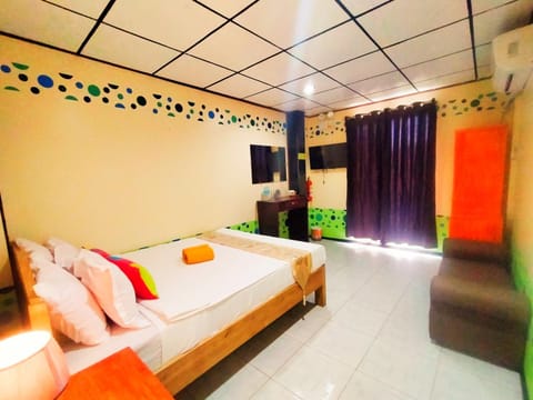 Hwan Dynasty Suite Inn in El Nido