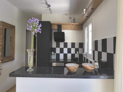 Property building, Kitchen or kitchenette