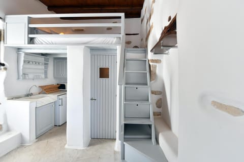 Bathroom, Kitchen or kitchenette, Living room, Bedroom