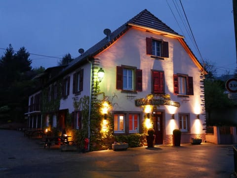 Hôtel du Haut Koenigsbourg- entre vignes et château Hotel in Ribeauvillé