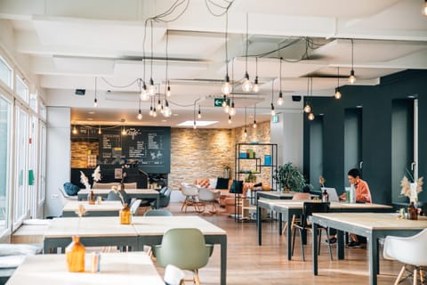 Restaurant/places to eat, People, Game Room, Kitchen or kitchenette, Lounge or bar, Dining area