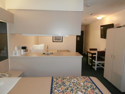 America's Best Value Inn & Suites-McDonough Motel in McDonough
