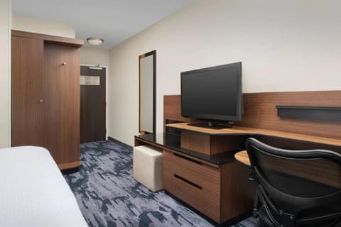 Fairfield Inn & Suites Baltimore BWI Airport Hotel in Linthicum Heights