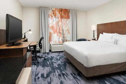 Fairfield Inn & Suites Baltimore BWI Airport Hotel in Linthicum Heights