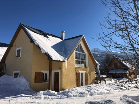 Property building, Winter, Mountain view