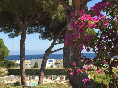 Jardins du Port Les Issambres - Meublé de Tourisme - Front de mer - Clim House in Sainte-Maxime