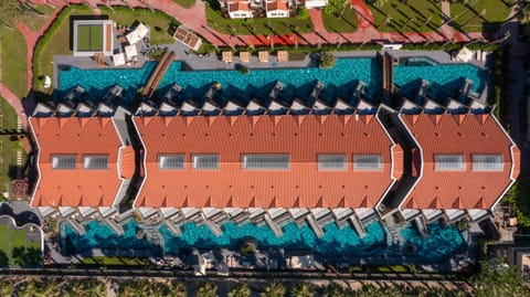 Property building, Day, Bird's eye view, Pool view, Swimming pool, sunbed