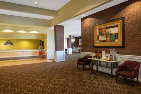 Days Inn & Suites by Wyndham Tallahassee Conf Center I-10 Hôtel in Tallahassee
