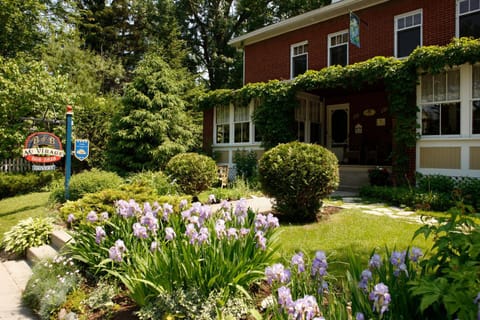 Au Virage B&B Bed and Breakfast in Magog