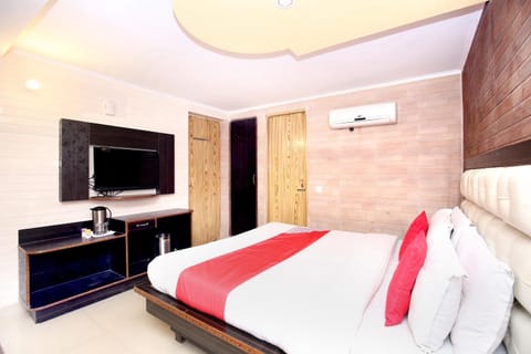 Super OYO Hotel Continental Inn 42 Hotel in Chandigarh