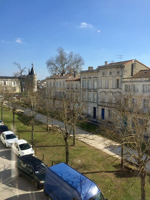 Neighbourhood, Street view