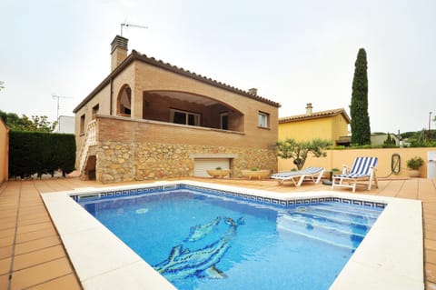 Property building, Pool view, Swimming pool