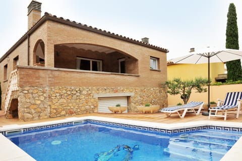 Property building, Pool view, Swimming pool