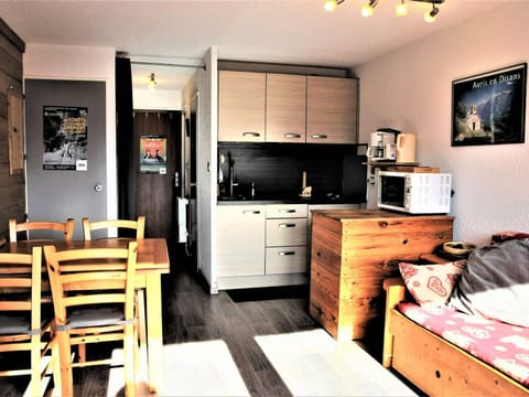 Appartement Auris, 1 pièce, 4 personnes - FR-1-297-93 Condominio in Auris