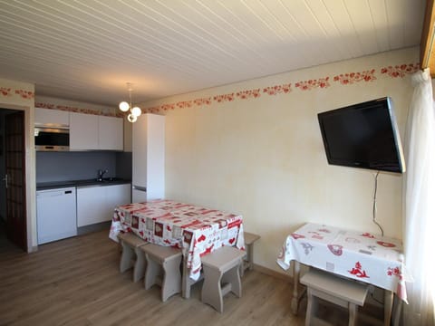 Appartement Auris, 2 pièces, 8 personnes - FR-1-297-102 Copropriété in Auris