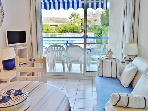 Appartement T2 cosy avec piscine, terrasse, parking sécurisé proche plage et commerces - Le Lavandou - FR-1-251-227 Apartment in Le Lavandou