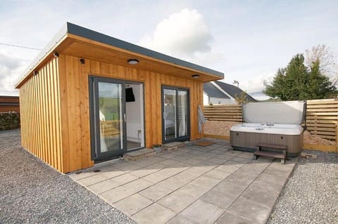 Property building, Balcony/Terrace