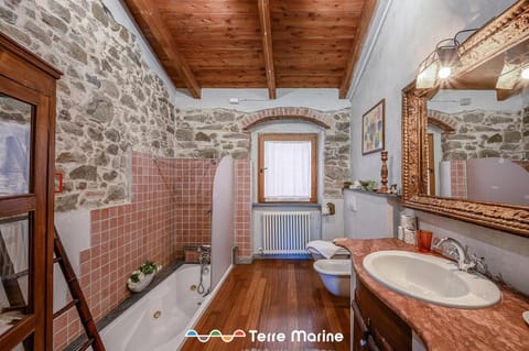 L'Occhio di Santa Lucia, Terre Marine Bed and Breakfast in La Spezia