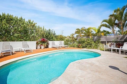 Garden view, Swimming pool, sunbed