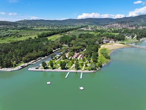 Bird's eye view, Lake view