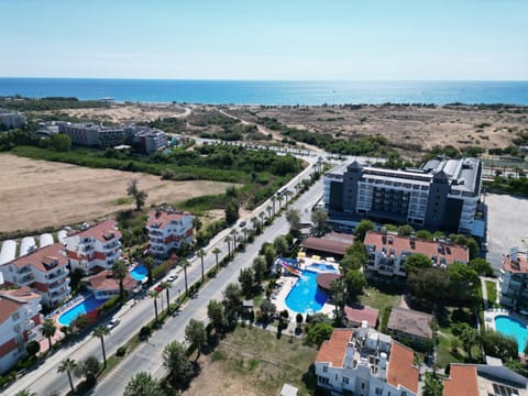 Property building, Natural landscape, Sea view, Swimming pool