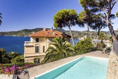 Villa Edoardo Condominio in Rapallo
