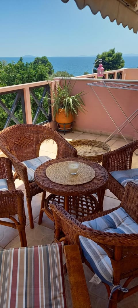 View (from property/room), Balcony/Terrace, Sea view