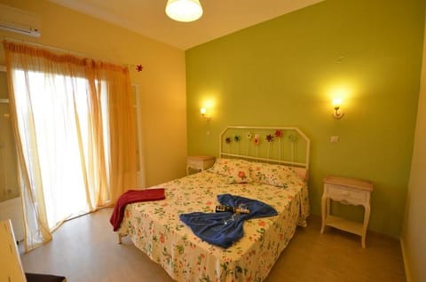 Taxi Driver Apartments Condominio in Peloponnese, Western Greece and the Ionian