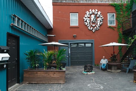 On site, Inner courtyard view