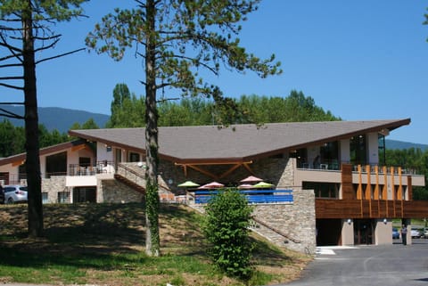 Le Pré du Lac Campingplatz /
Wohnmobil-Resort in Talloires