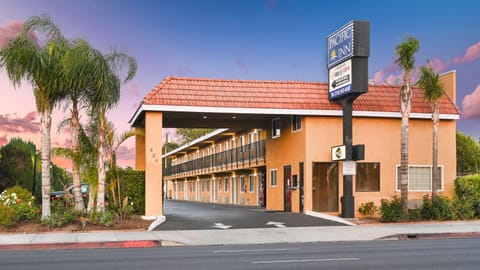 Pacific Inn Anaheim Motel in Buena Park