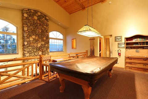 Summit Ski-Inn Ski-Out House in Big Bear