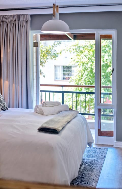 Avemore Jan Cats No 2 full power back up Apartment in Stellenbosch